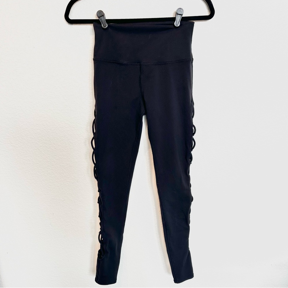 Alo Yoga - Black Interlaced Leggings